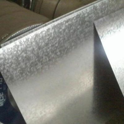 Panjang 2000-6000mm Lembar besi galvanis Skin Pass Surface Finish